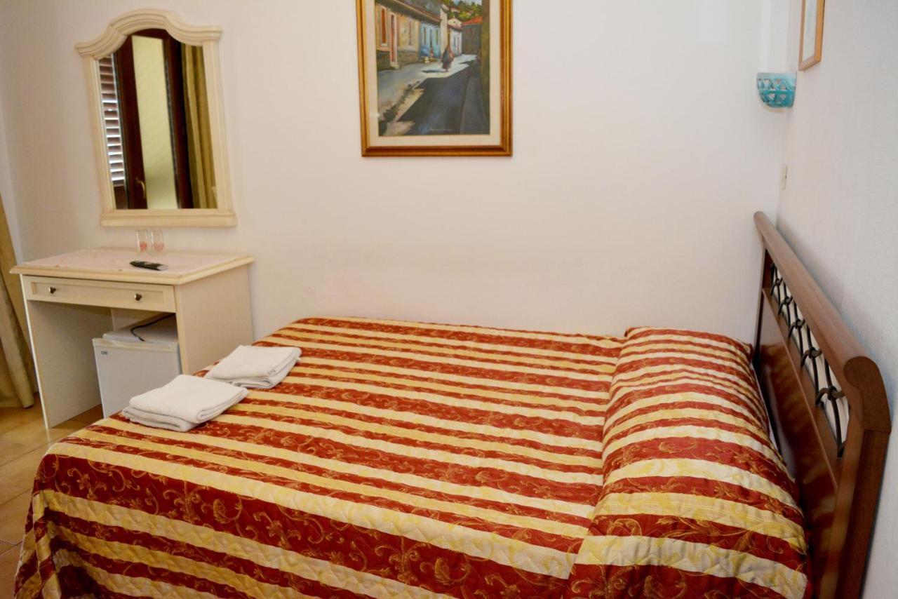 Scano Comfort Inn Santa Teresa Gallura Zewnętrze zdjęcie
