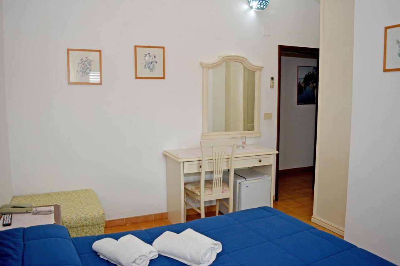 Scano Comfort Inn Santa Teresa Gallura Zewnętrze zdjęcie
