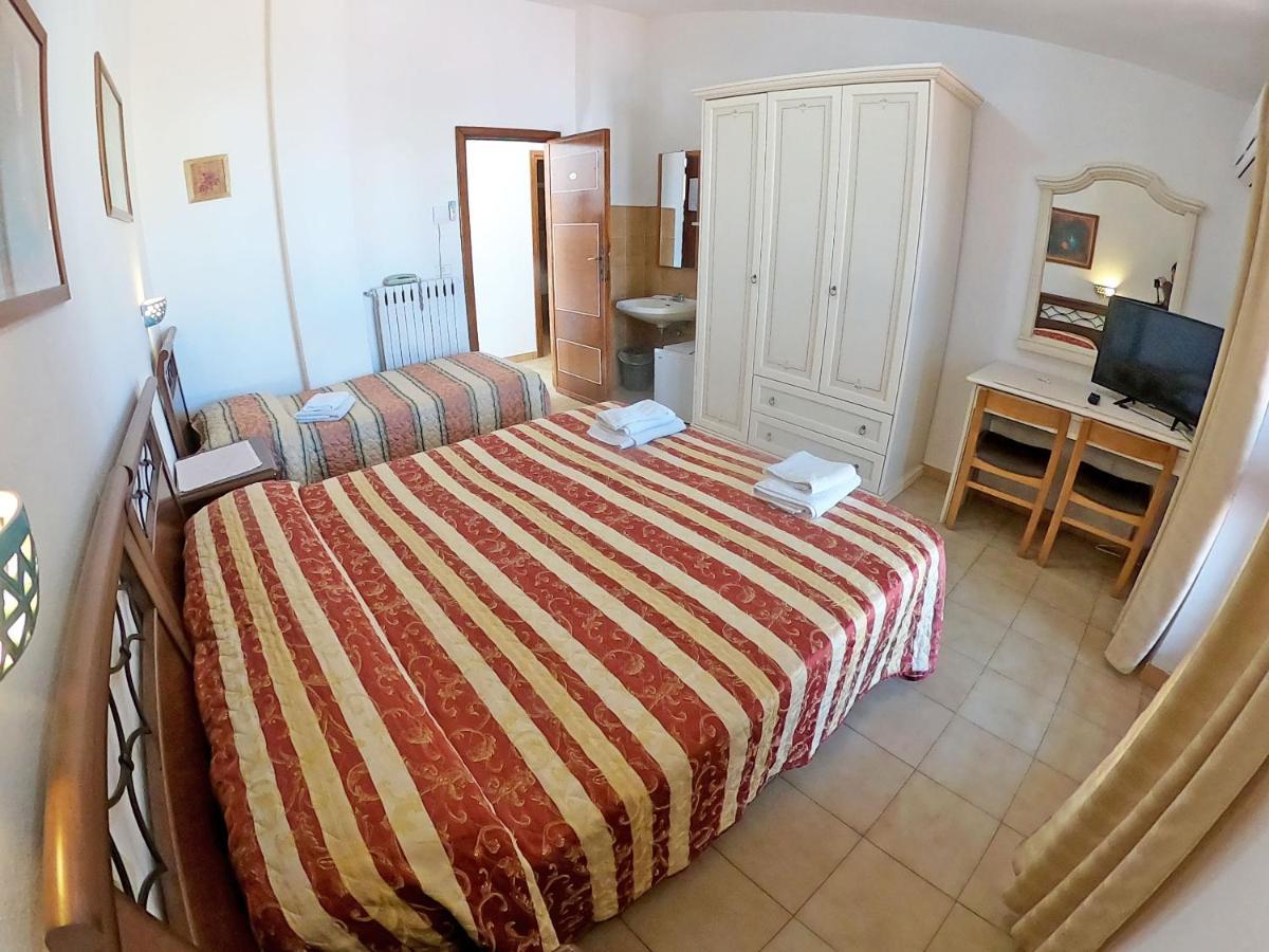 Scano Comfort Inn Santa Teresa Gallura Zewnętrze zdjęcie