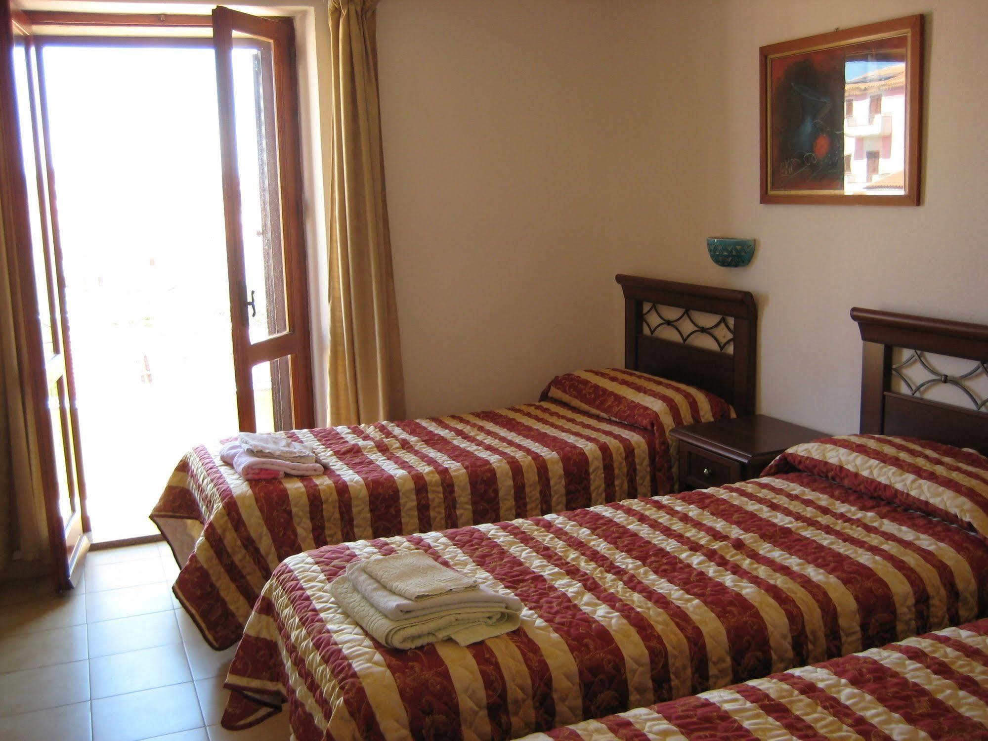 Scano Comfort Inn Santa Teresa Gallura Zewnętrze zdjęcie