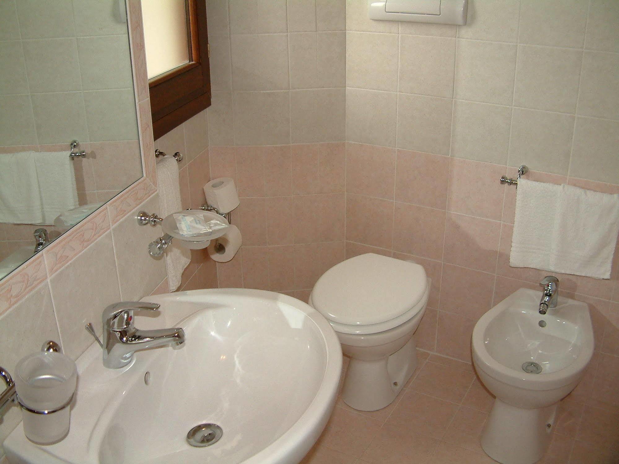 Scano Comfort Inn Santa Teresa Gallura Zewnętrze zdjęcie