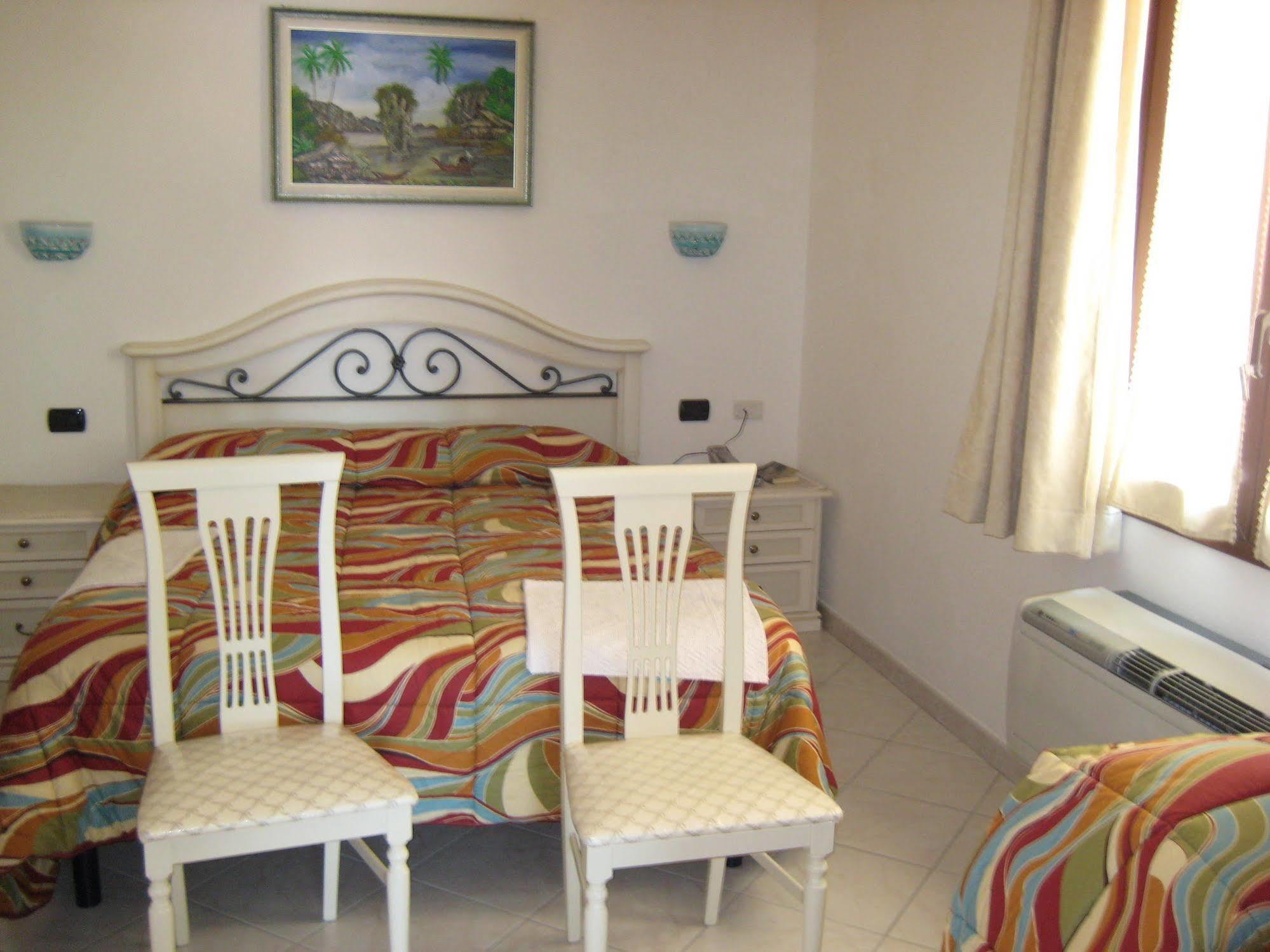 Scano Comfort Inn Santa Teresa Gallura Zewnętrze zdjęcie
